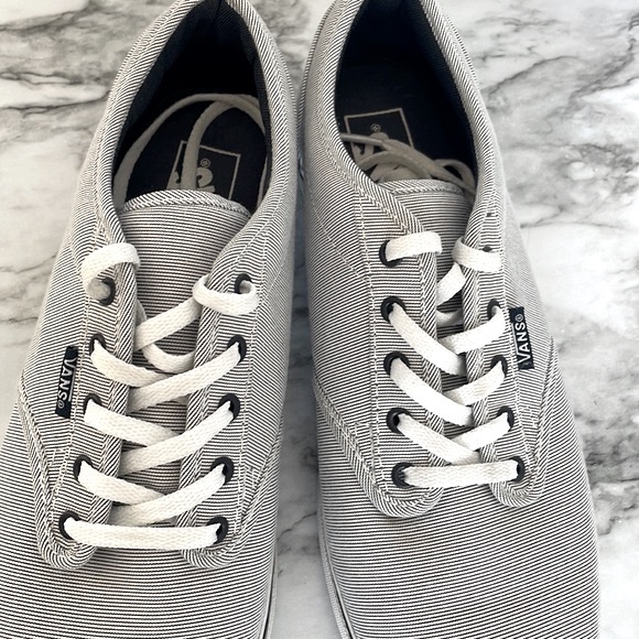 VANS Off The Wall | women’s size 8.5 low cut canvas skate shoe sneakers - Picture 3 of 11